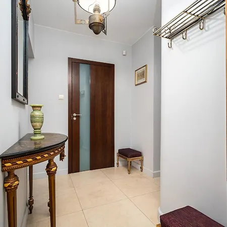 Fabryczna, Sun & Snow *