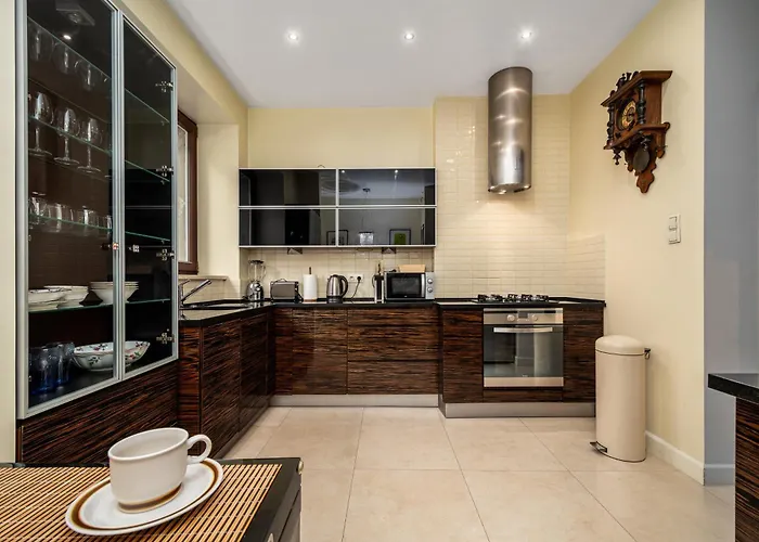 Fabryczna, Sun & Snow Warsaw