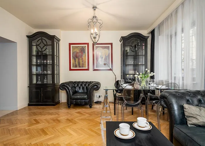 Daire Fabryczna, Sun & Snow Varşova