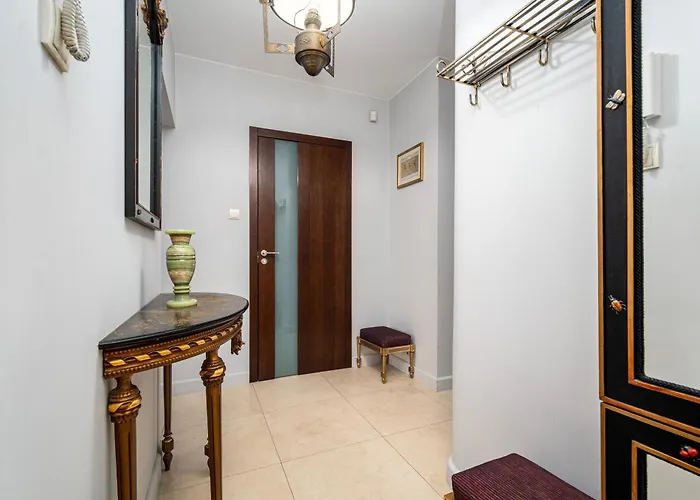 Fabryczna, Sun & Snow *